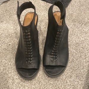 Gap Black shoes size 7